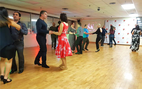 group dance classes at dancingland dance studio